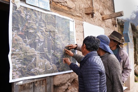 The rural community of Pallccas, of Quechua indigenous origin, is creating a talking map of its territory as part of the information process for establishing the Mayunmarca Cloud Forest Regional Conservation Area proposal.