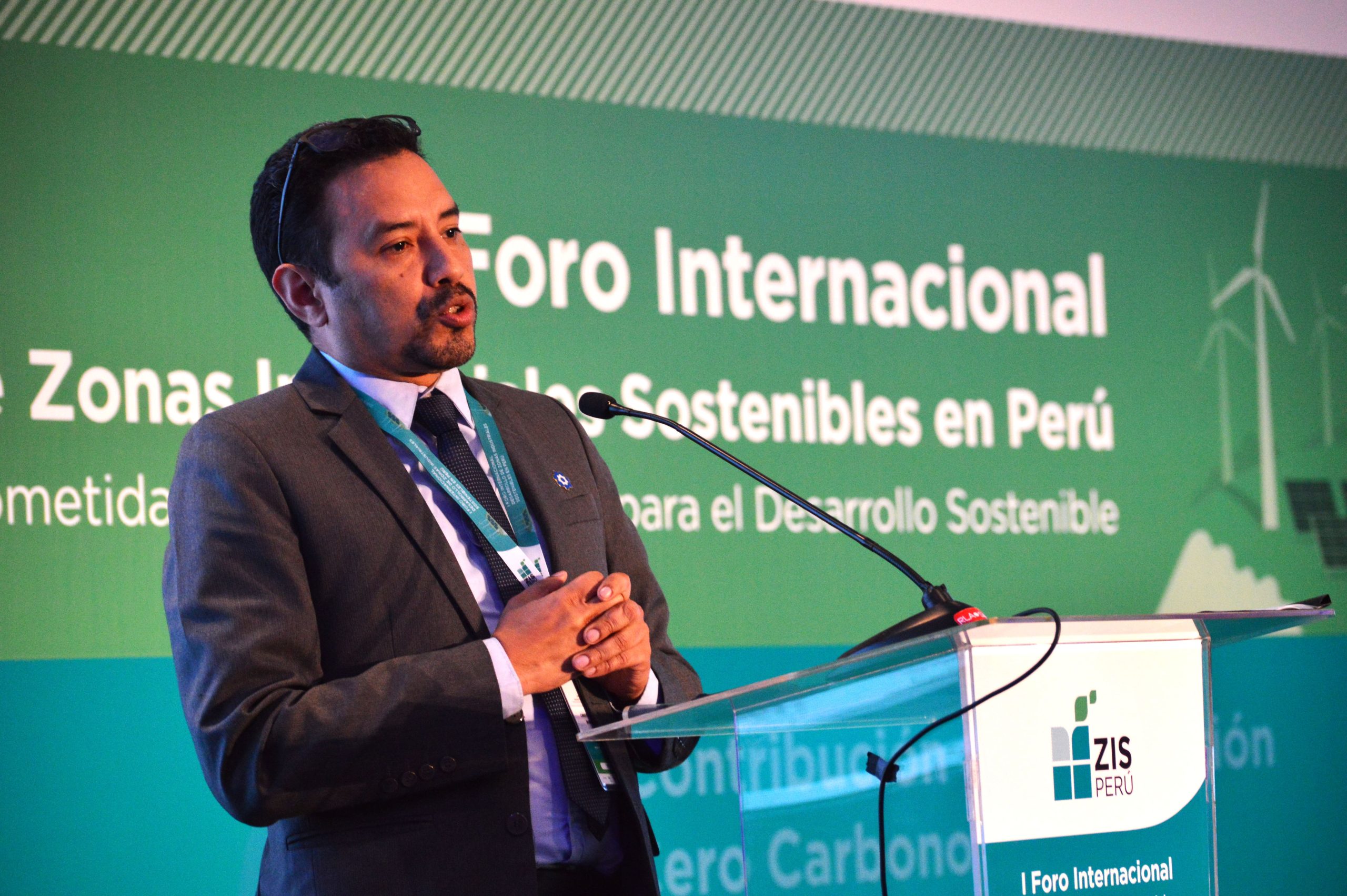 Christian Bueno, gerente de Administración y Finanzas de Profonanpe, explicó la función del fondo ambiental privado del Perú en el proyecto ZIS Perú.