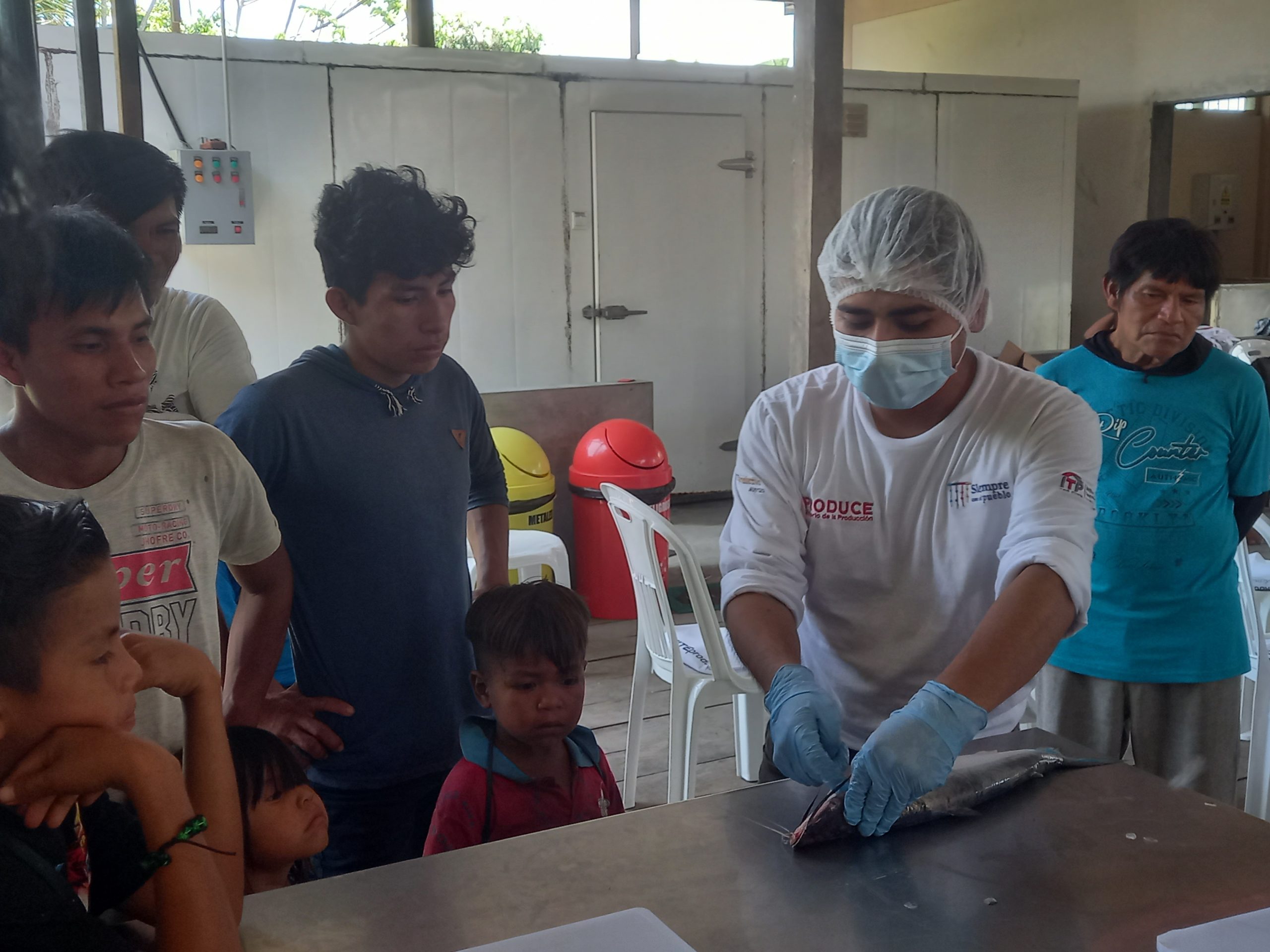 Integrantes de la Comunidad Musa Karusha recibieron un curso a cargo del CITE Productivo Maynas en las instalaciones de la asociación Katinbaschi.