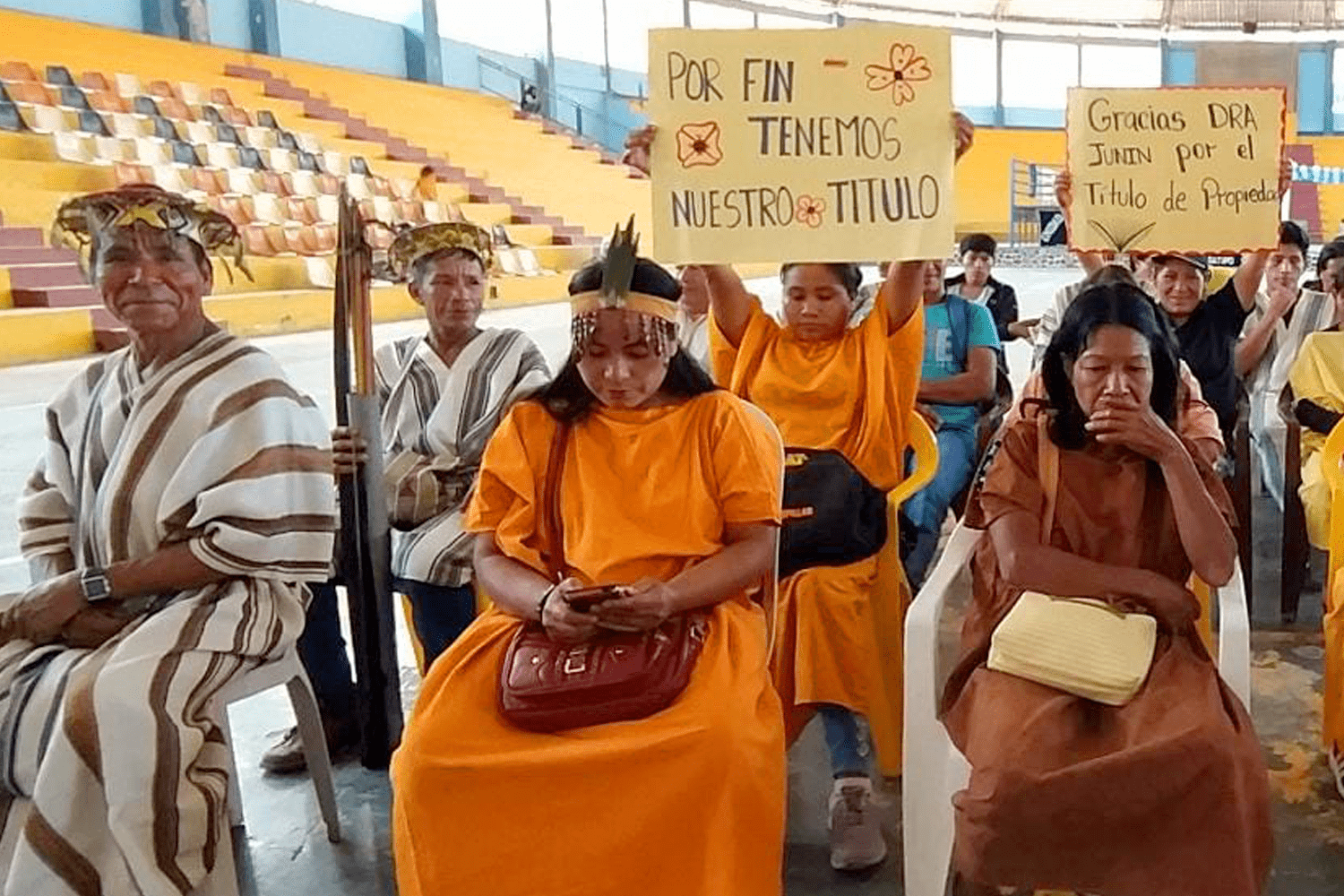 During the symbolic ceremony, the Alto Sandoveni, Marontuaro and Alto Mapotoa native communities celebrated ownership and recognition of their territories.