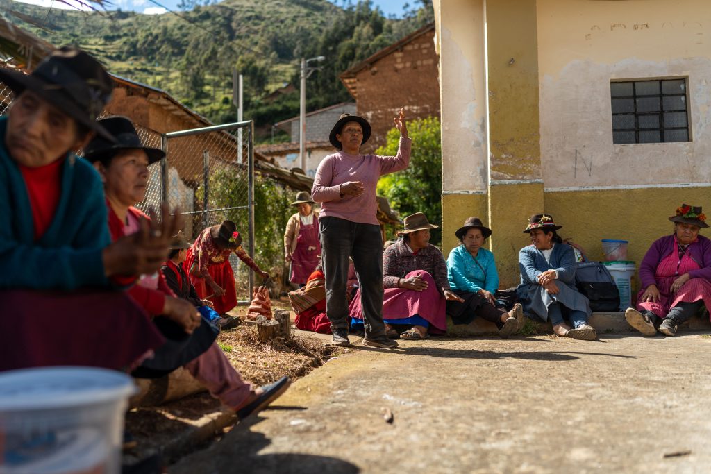 Asamblea comunitaria en la comunidad de Caype, impulsores activos de la creación del ACR Rontoccocha