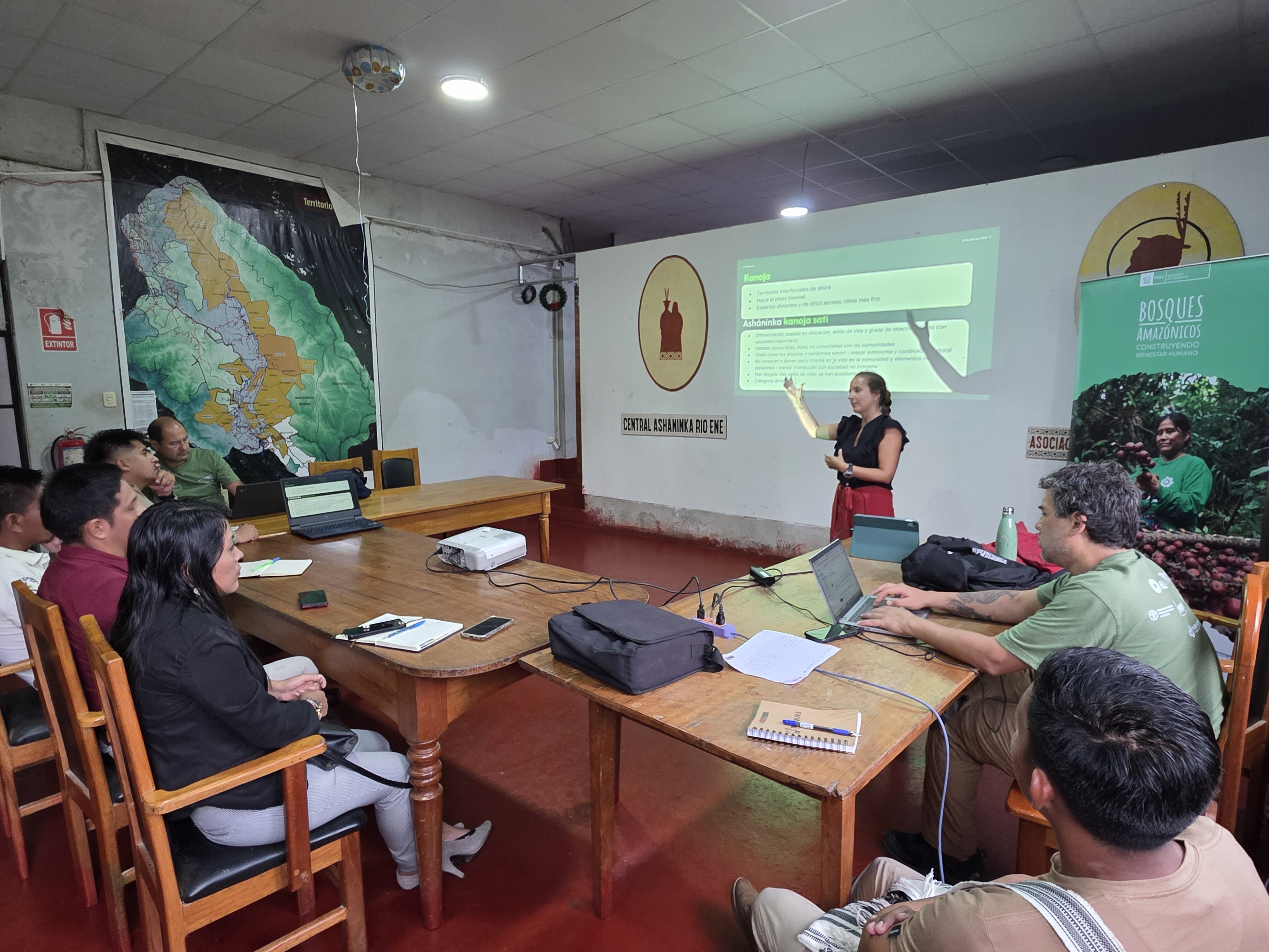 Presentación de los resultados del estudio antropológico a la mesa PIACI