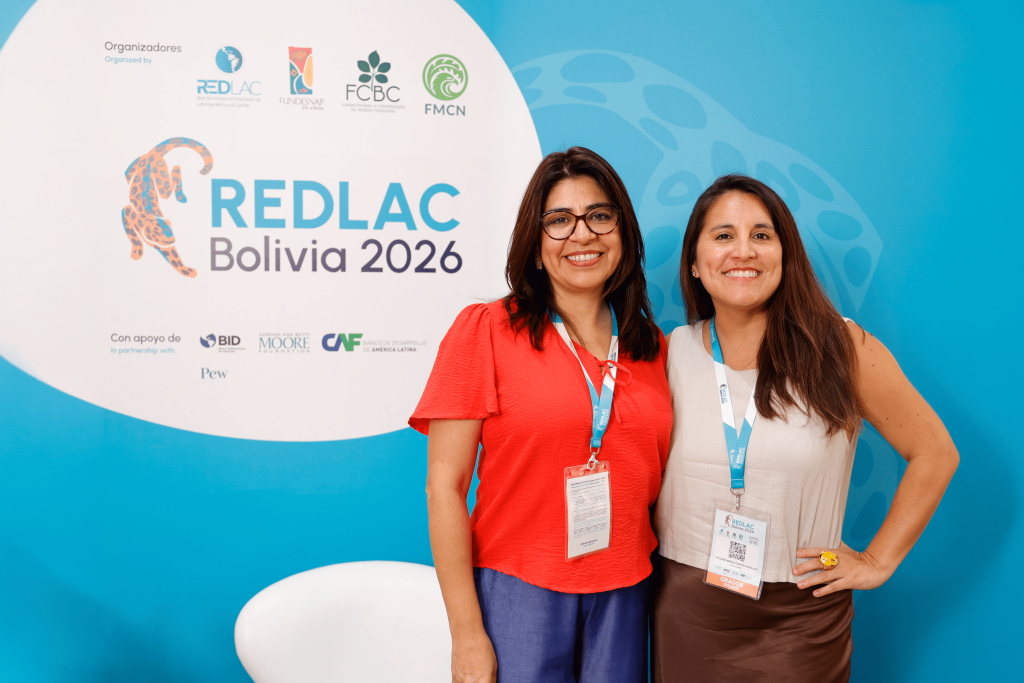 Claudia Godfrey, directora de Innovación y Gestión Estratégica de Profonanpe, junto a Yuliana Castro, gerenta de Asuntos Corporativos y Comunicaciones de Profonanpe en el congreso RedLAC Bolivia 2026.